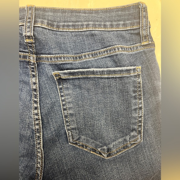 Kut from the Kloth Catherine Mid Rise Boyfriend jeans - size 0 - Picture 12 of 12